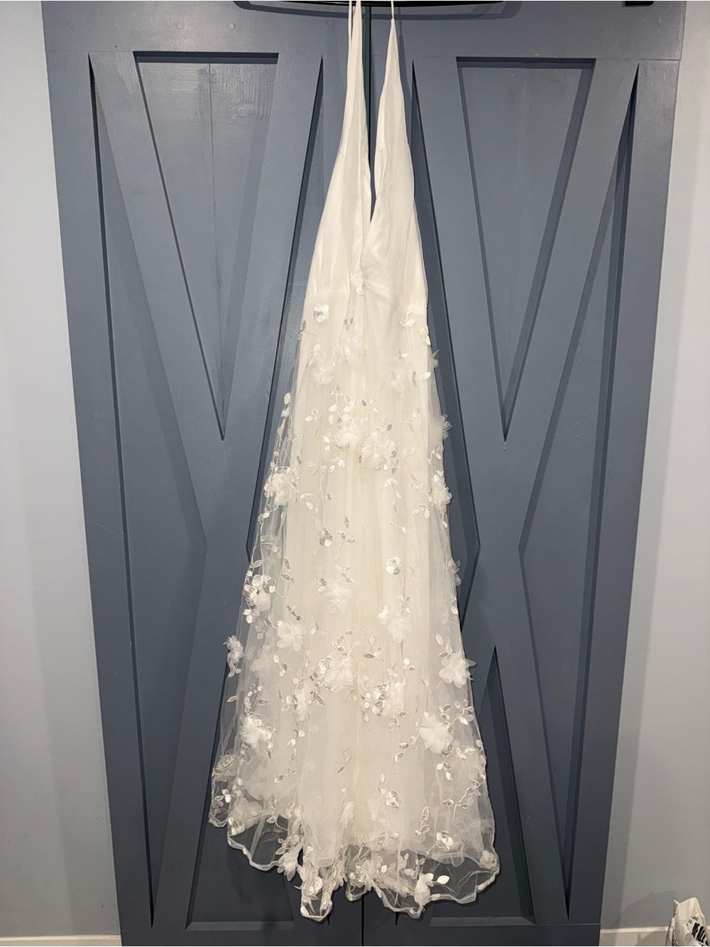 Selfie Leslie White Floral Appliqué Maxi Dress